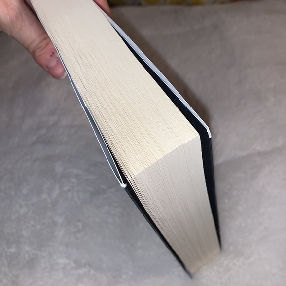 An orphan in the snow. Molly Green - Picture 2 of 5